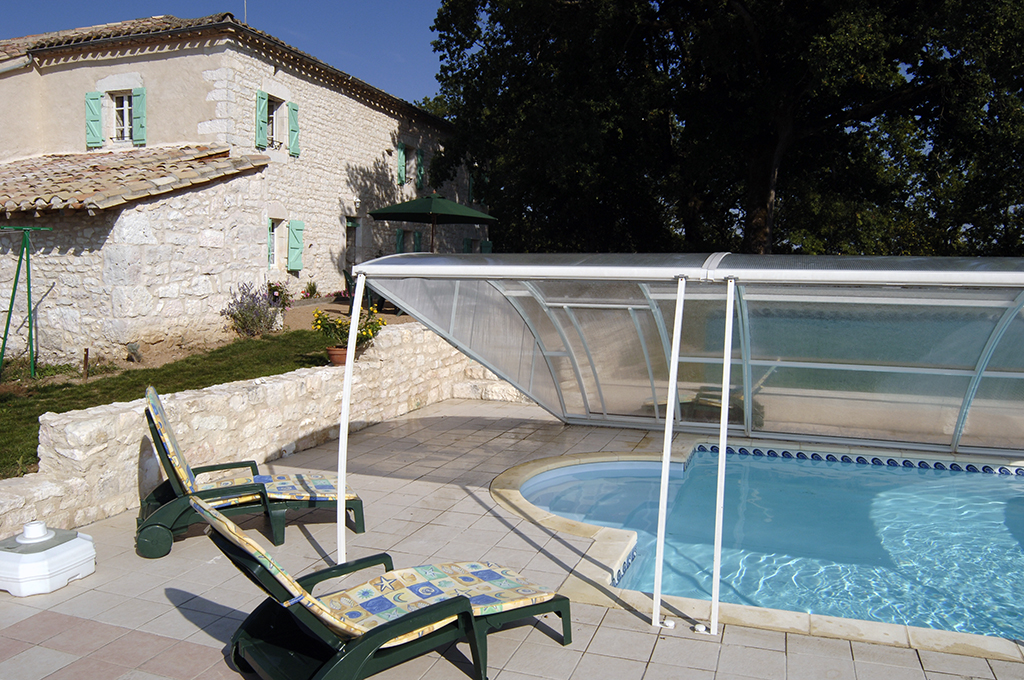 puech – gite de france – piscine et coque